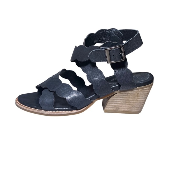 ANTELOPE Black Leather Scallop Crossover Ankle Strap Sandals Heels Size 37 6 6.5 - Picture 3 of 11